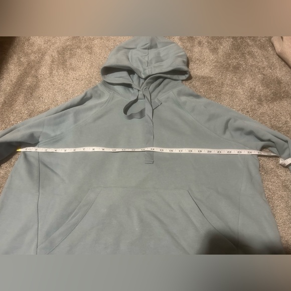 NWT Sweaty Betty Revive Cropped Hoodie in Vapor Blue! - Picture 5 of 8
